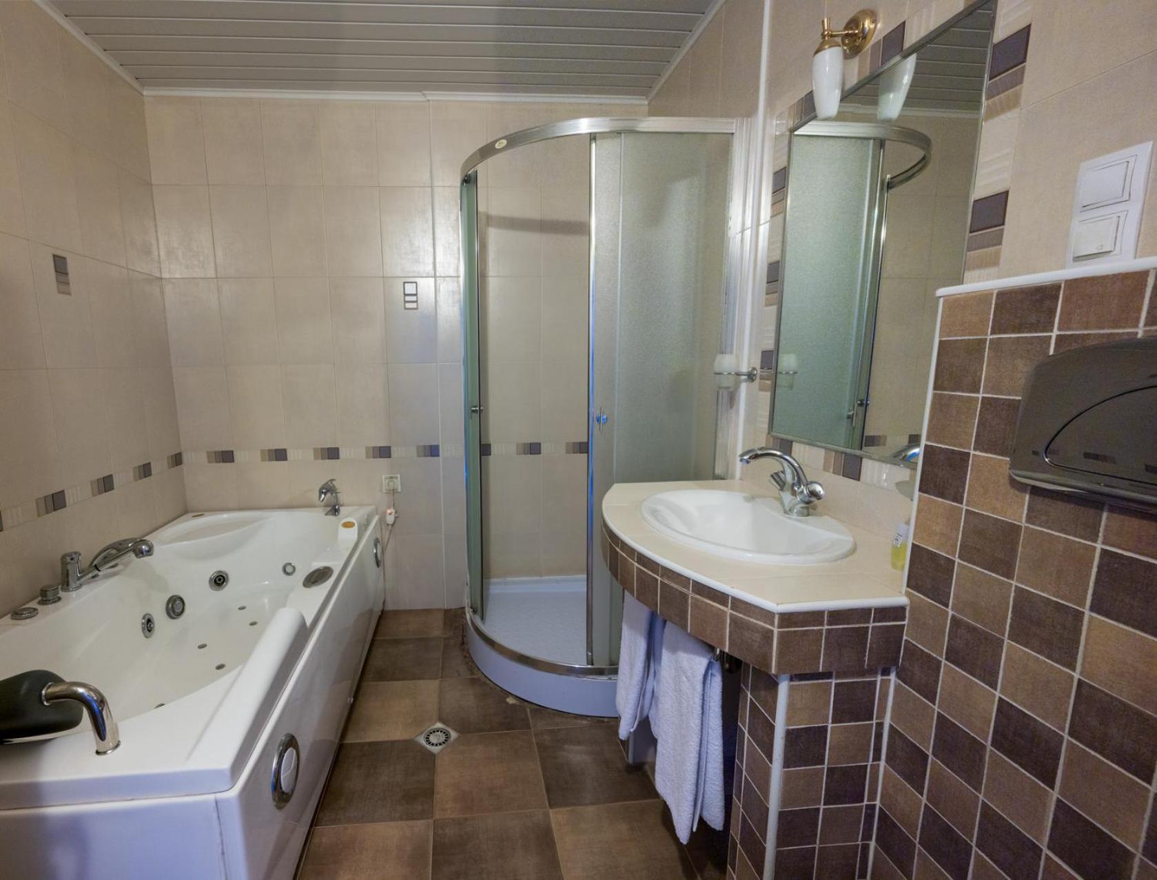 Family Hotel Lazur Kyustendil Exterior photo