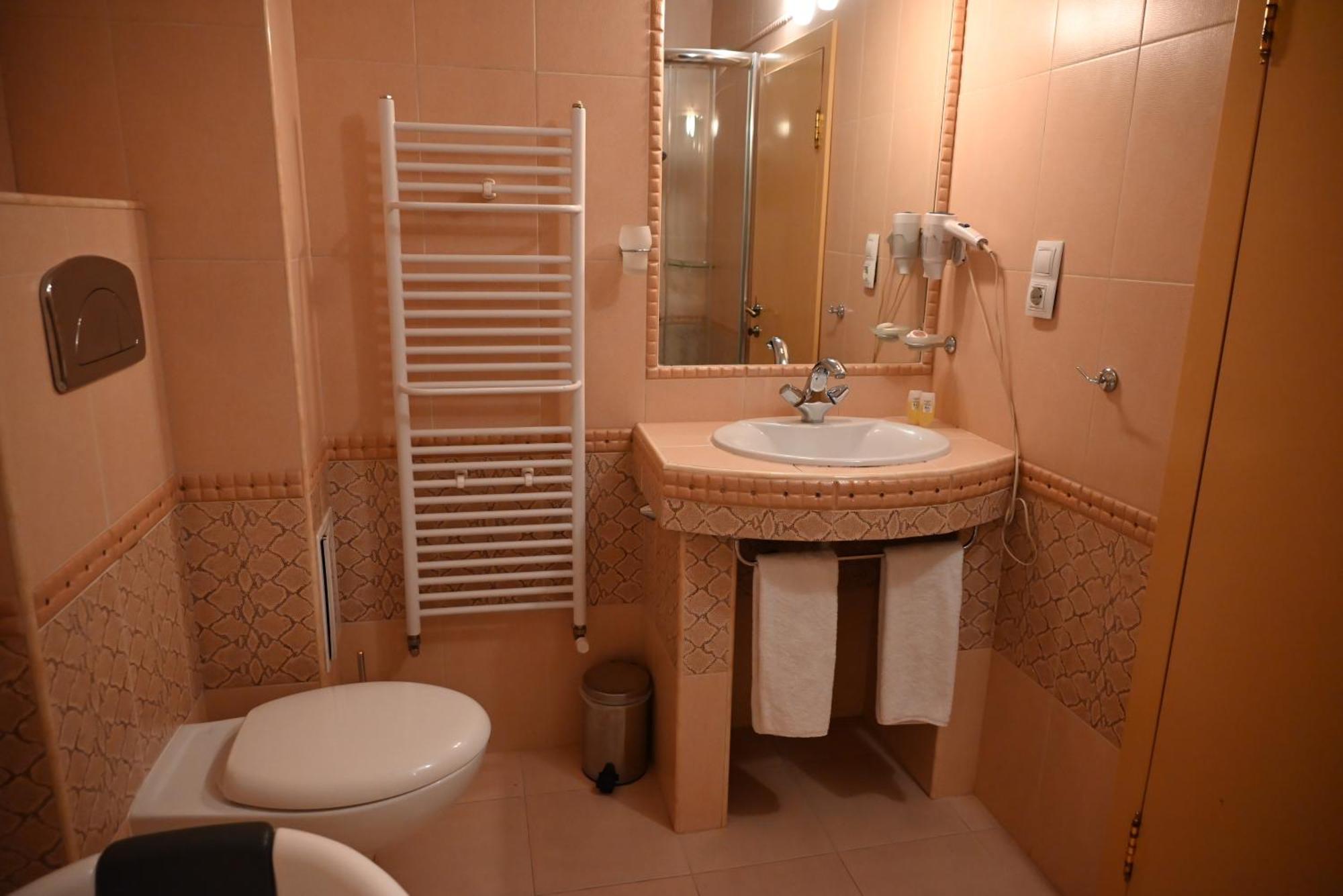 Family Hotel Lazur Kyustendil Exterior photo