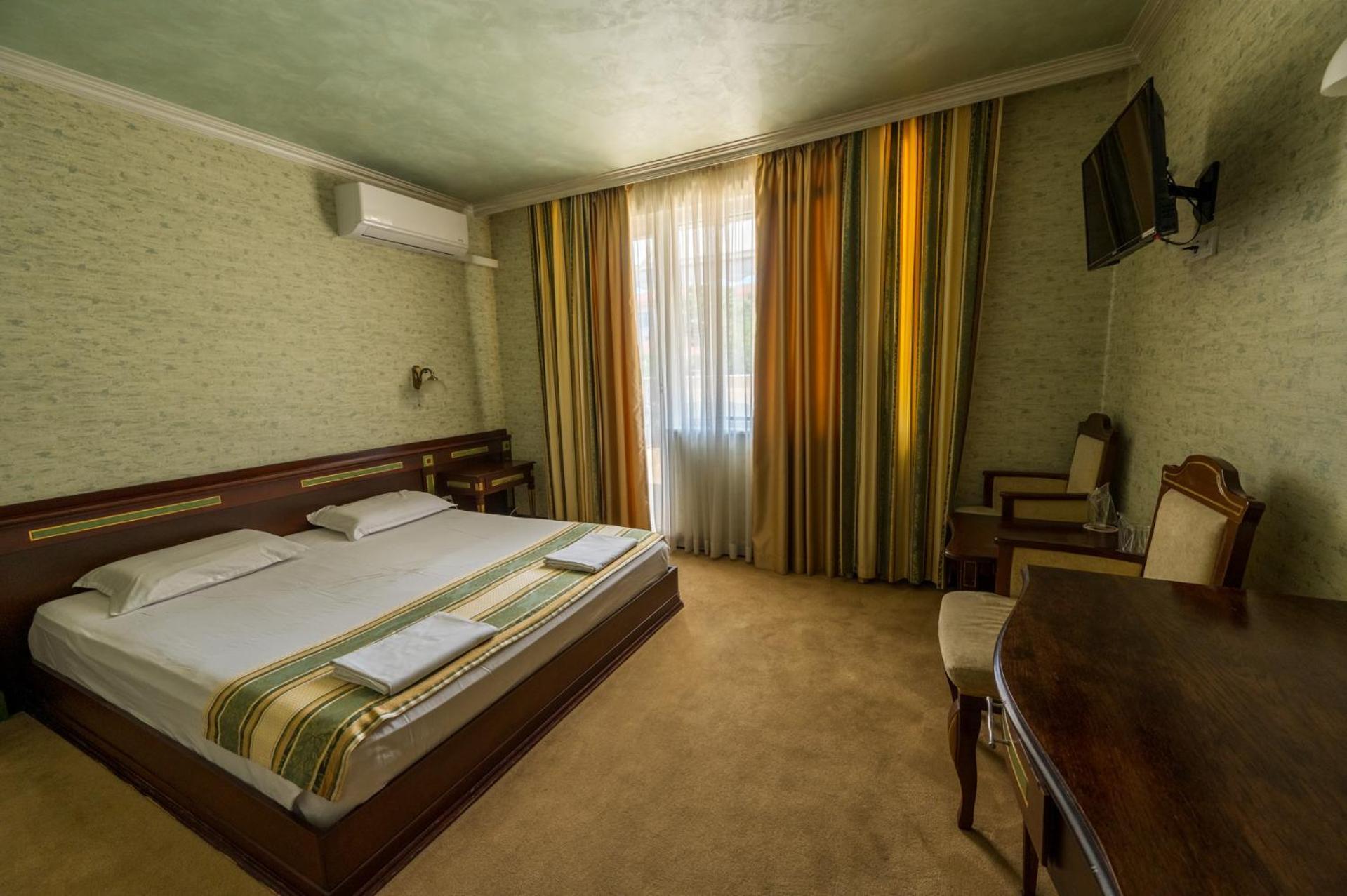 Family Hotel Lazur Kyustendil Exterior photo