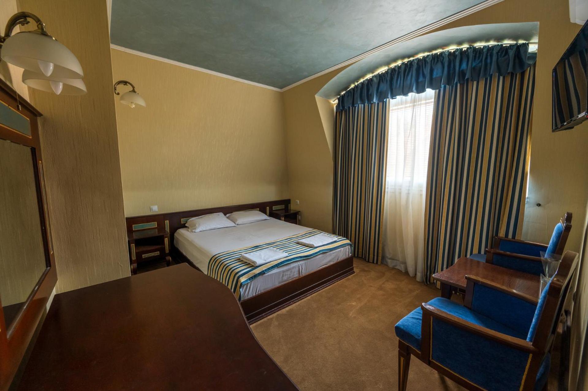 Family Hotel Lazur Kyustendil Exterior photo