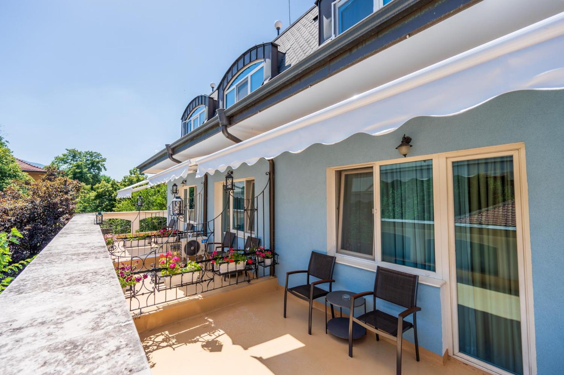 Family Hotel Lazur Kyustendil Exterior photo